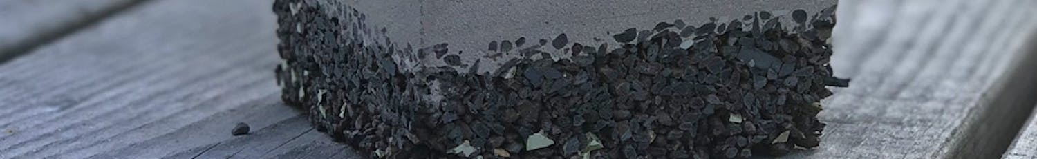 Thermodyn är en blandning av vinylgranulat och pimpsten – och är enkelt att forma. Thermodyn är en blandning av vinylgranulat och pimpsten – och är enkelt att forma.